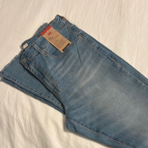 Levi's Women's Light Blue Flare Jeans - Picture 1 of 1